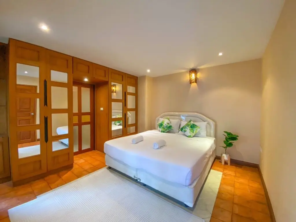 บ้านพักพูลวิลล่าพัทยา 4 ห้องนอน-2